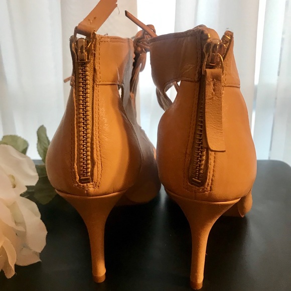 ✨EUC Nine West leather top strappy heel/bootie✨ - Picture 3 of 6